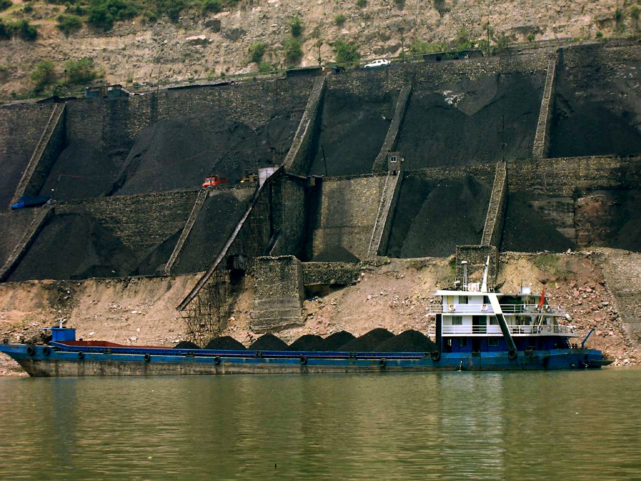 Čína: Pokles těžby uhlí po více než 10 letech