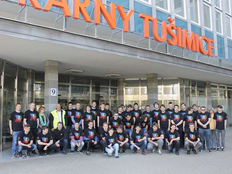 Společné foto všech účastníků energetické maturity v Elektrárně Tušimice. Foto: ČEZ
