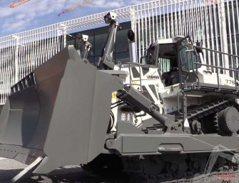 VIDEO: Největší hydrostatický buldozer na světě