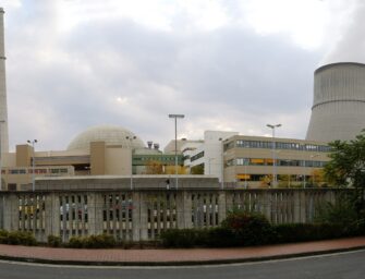 Německo nechá dvě jaderné elektrárny v rezervě